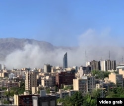 Дым над западным Тегераном после очередной израильской атаки