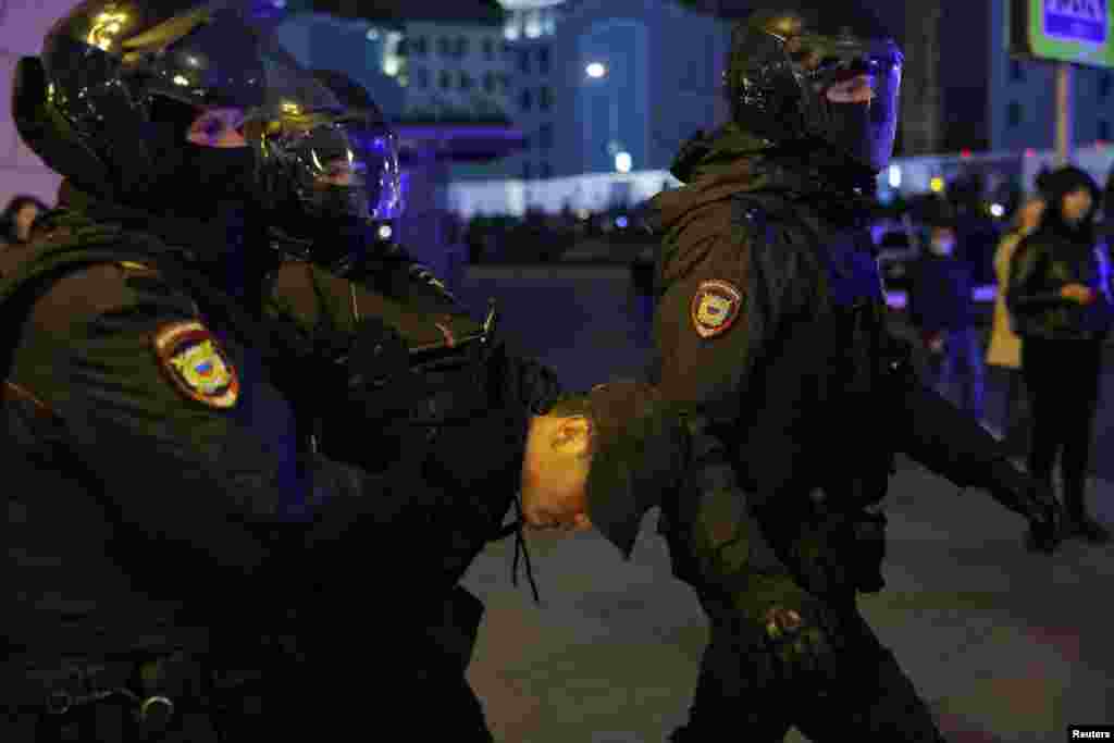 МВД России отчиталось о "пресечении несанкционированных акций" с "крайне незначительным числом участников"