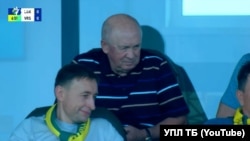 Анатолий Комар в VIP-ложе на матче "Левого берега"