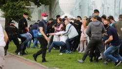 Задержания во время мирной акции солидарности в поддержку не допущенных к выборам Виктора Бабарико и Валерия Цепкало. Беларусь, Минск, 14 июля 2020 года