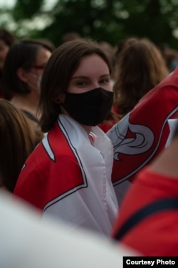 Мария Зайцева на протестах в Праге 7 июня 2021 года