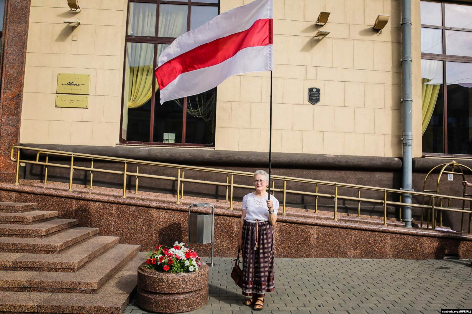 Нина Багинская на акции, посвященной дню принятия Декларации о государственном суверенитете Республики Беларусь, 27 июля 2016 года. Фото: svaboda.org (RFE/RL)