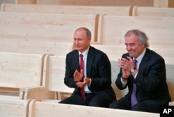 Путин и Гергиев на открытии концертного зала Мариинки в Репино под Петербургом. Июнь 2017